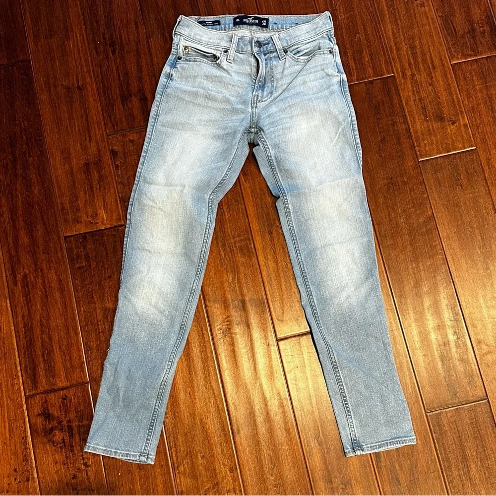 Hollister Men’s Light Wash Skinny Jeans - 26x30 - Picture 3 of 5